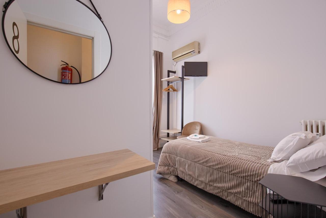 Hostal Besaya Madryt Zewnętrze zdjęcie