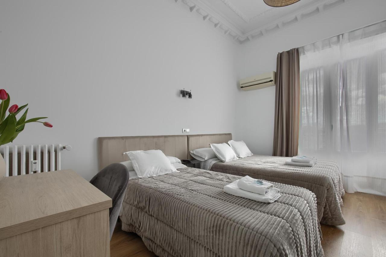Hostal Besaya Madryt Zewnętrze zdjęcie