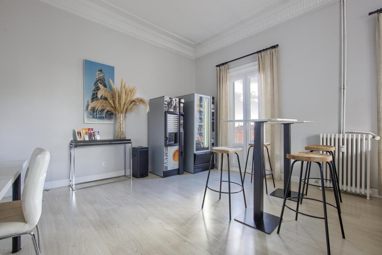 Hostal Besaya Madryt Zewnętrze zdjęcie