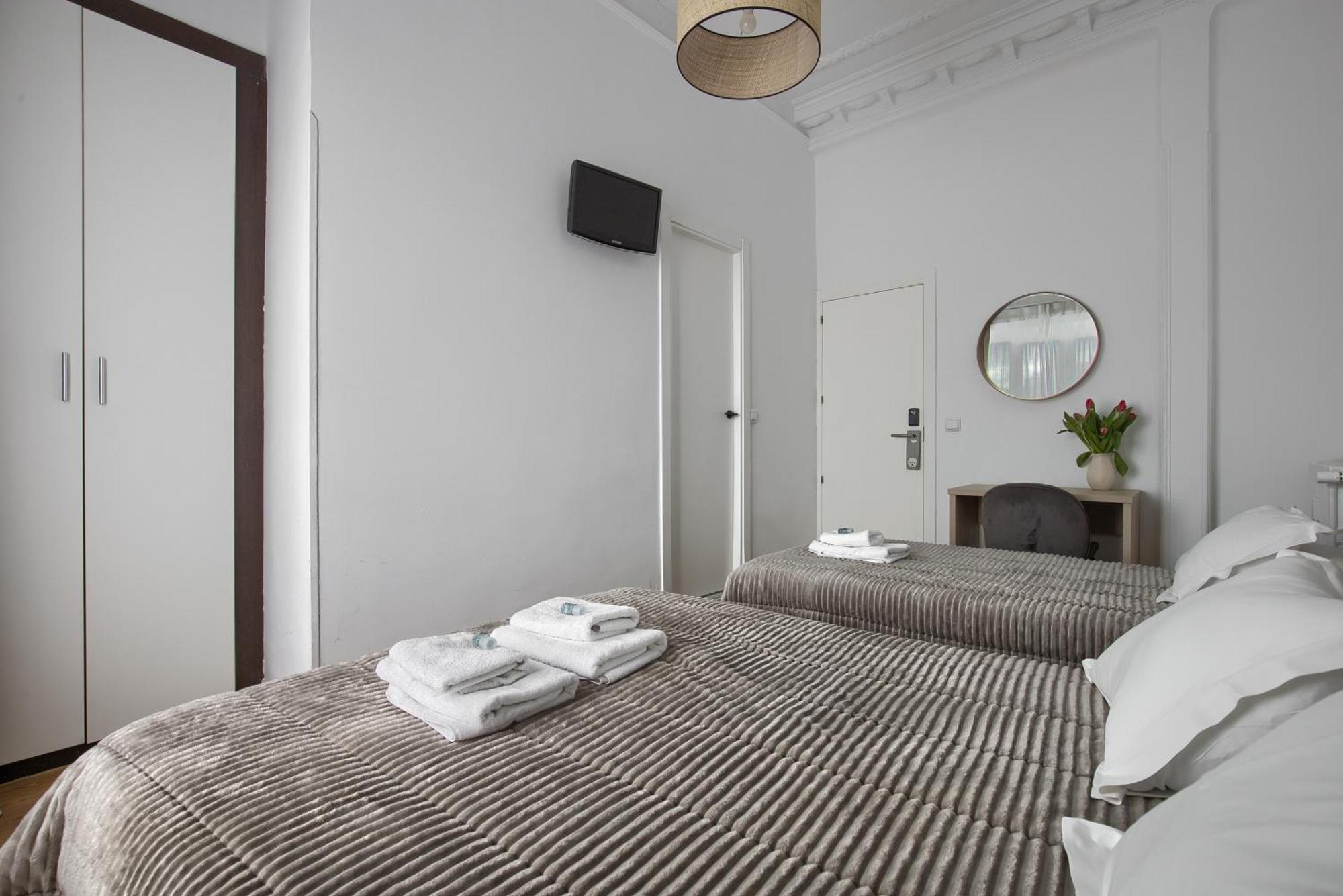 Hostal Besaya Madryt Zewnętrze zdjęcie