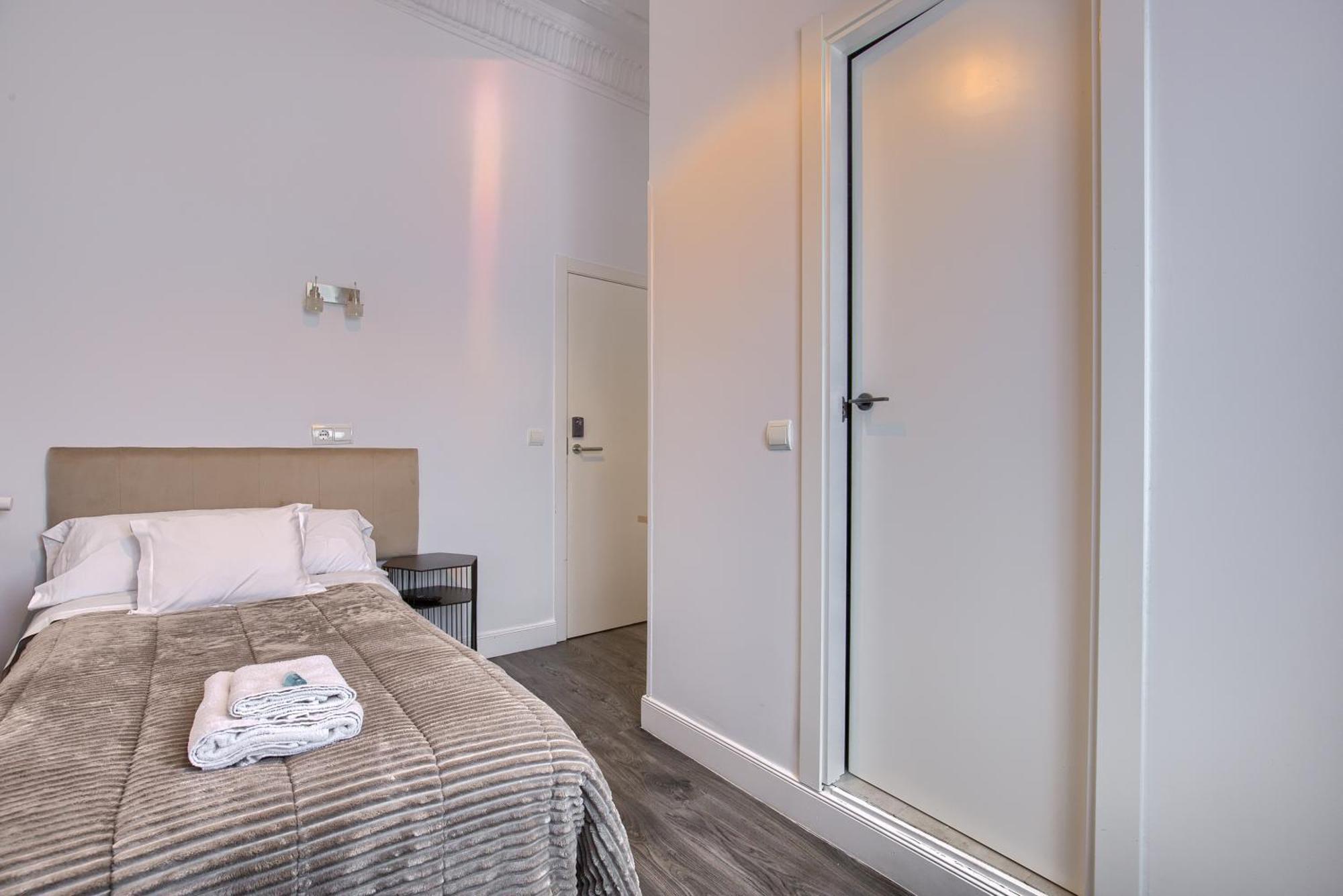 Hostal Besaya Madryt Zewnętrze zdjęcie