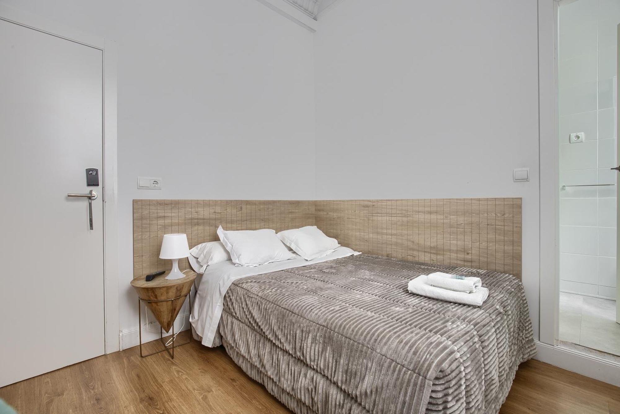 Hostal Besaya Madryt Zewnętrze zdjęcie