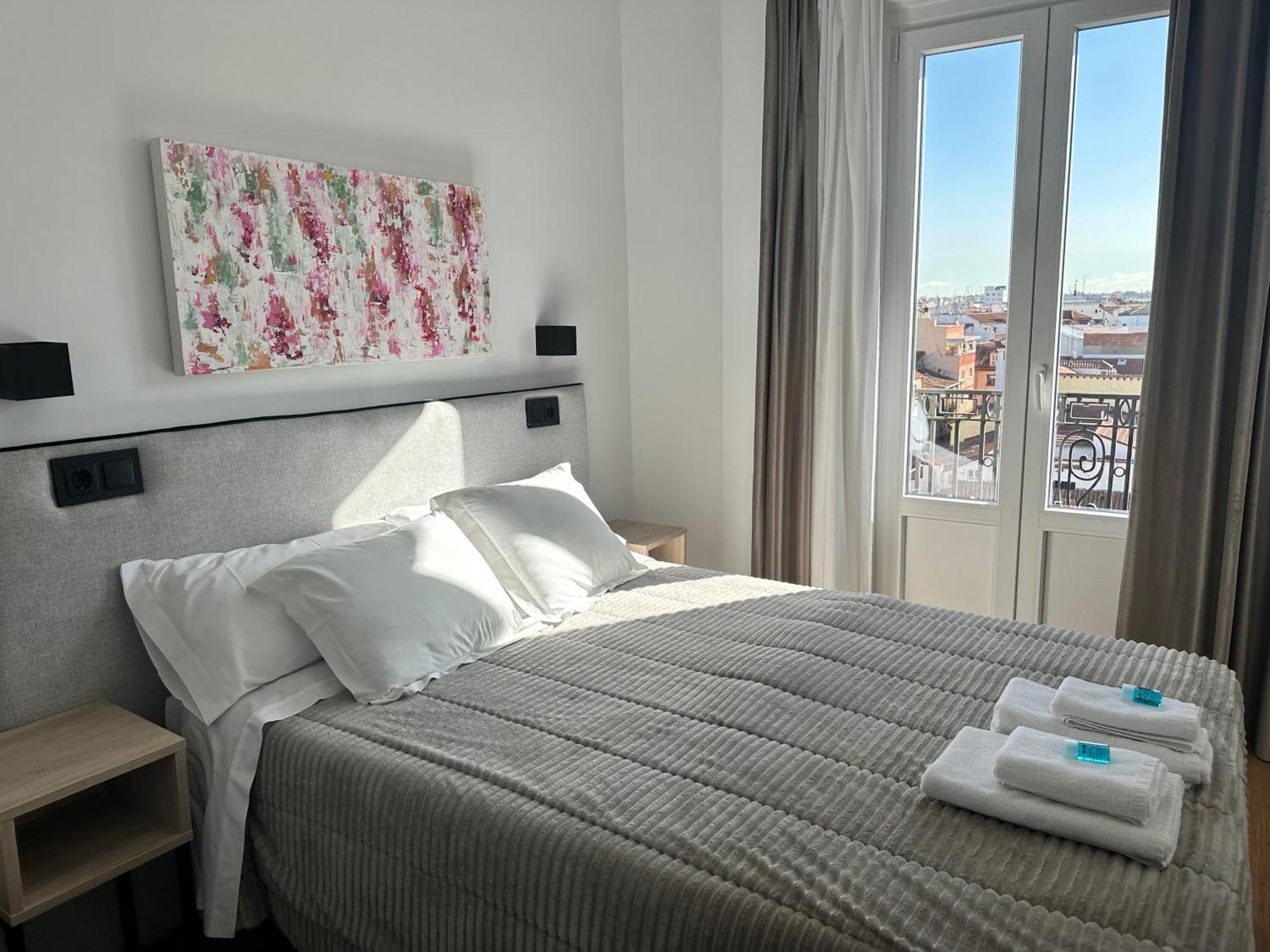 Hostal Besaya Madryt Zewnętrze zdjęcie