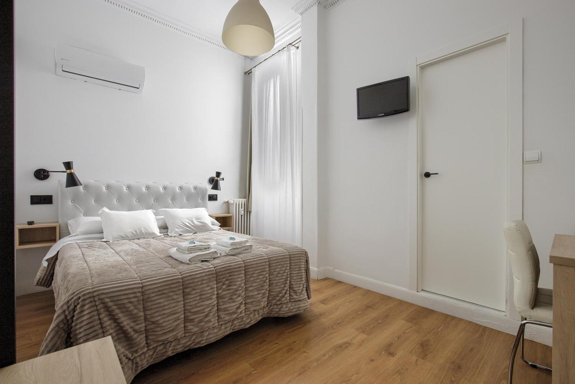 Hostal Besaya Madryt Zewnętrze zdjęcie