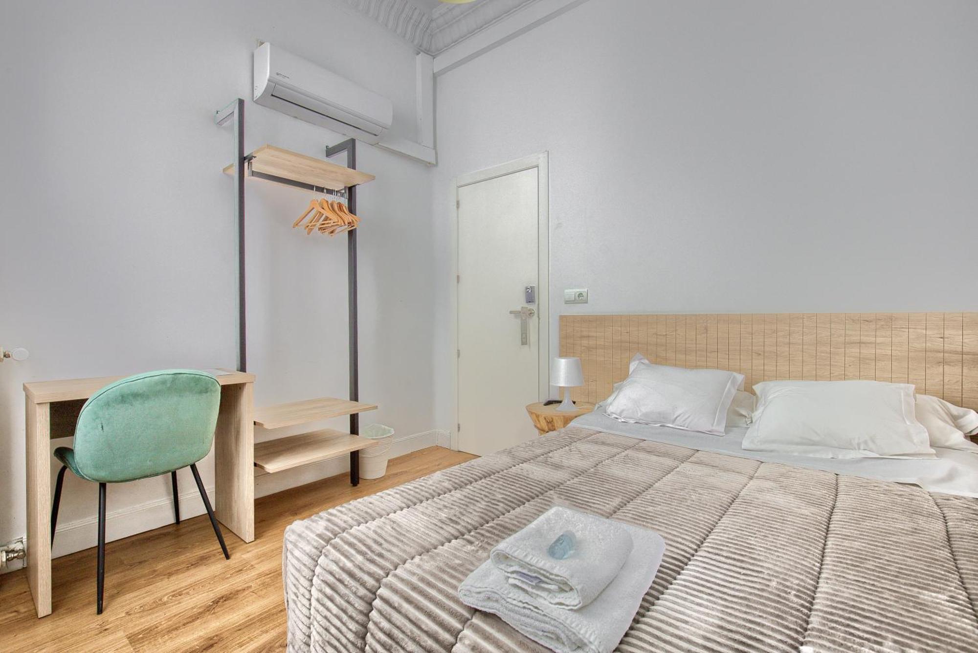 Hostal Besaya Madryt Zewnętrze zdjęcie