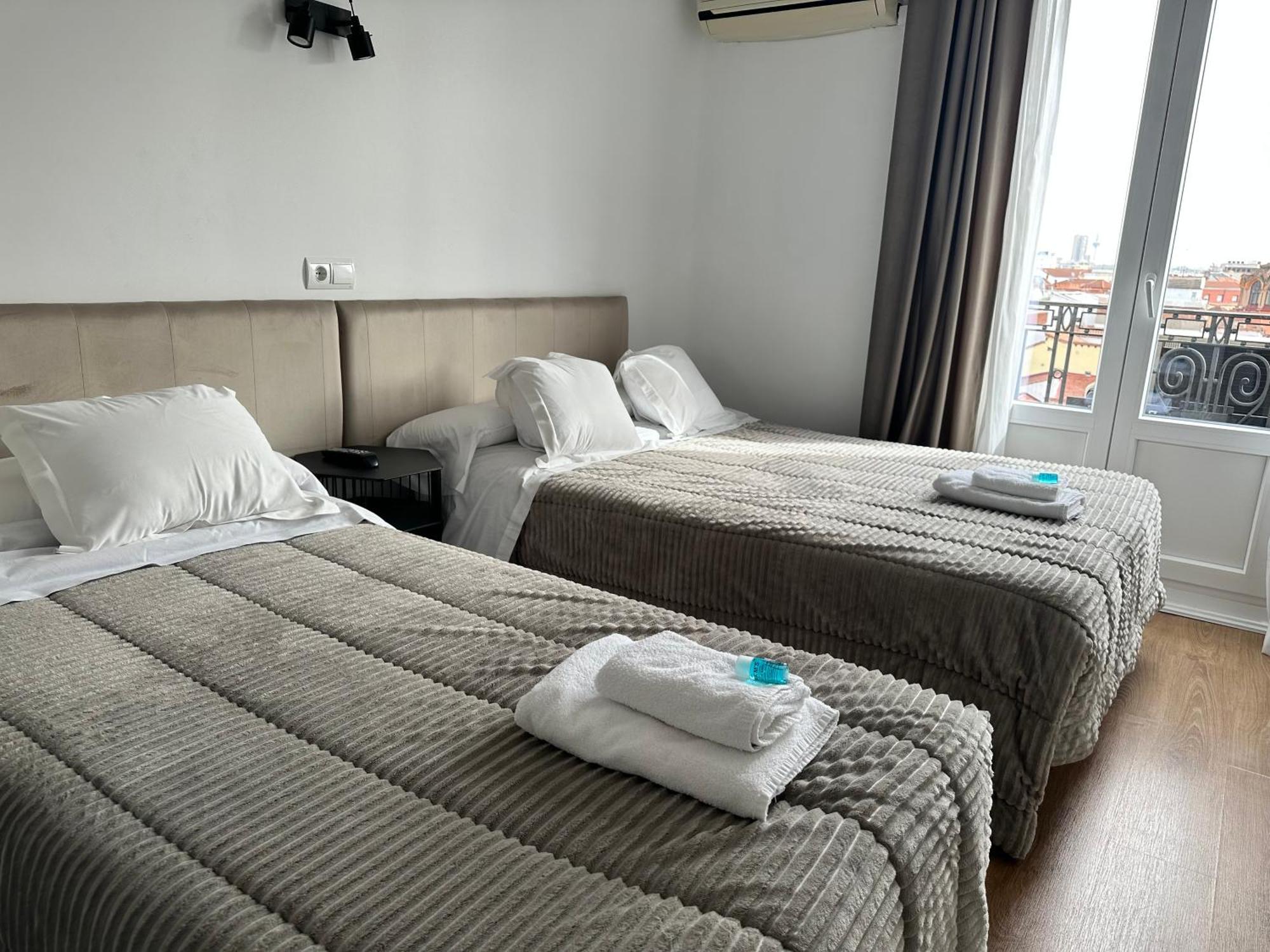 Hostal Besaya Madryt Zewnętrze zdjęcie
