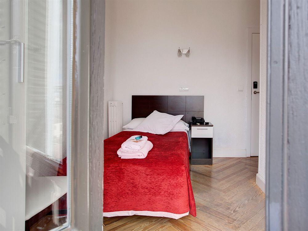 Hostal Besaya Madryt Zewnętrze zdjęcie